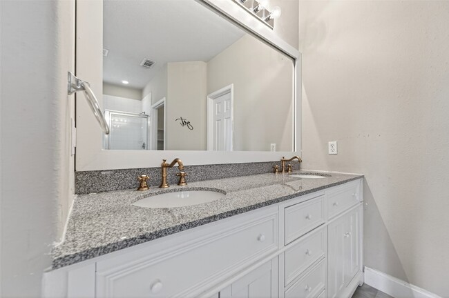 Building Photo - 2610 Argos Dr