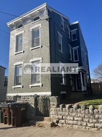 Building Photo - 121 E 9th St