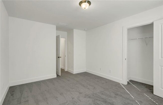 Building Photo - 1903 Plainsboro Dr