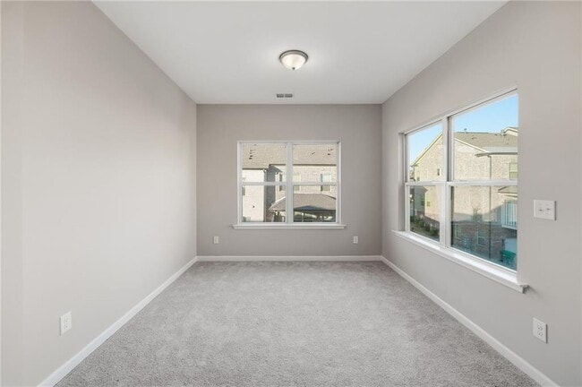 Building Photo - 318 Commons Ave