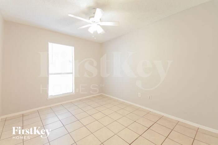 Building Photo - 1205 Colony Dr