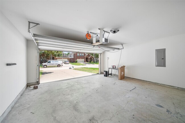 Building Photo - 24910 Crystal Stone Ln