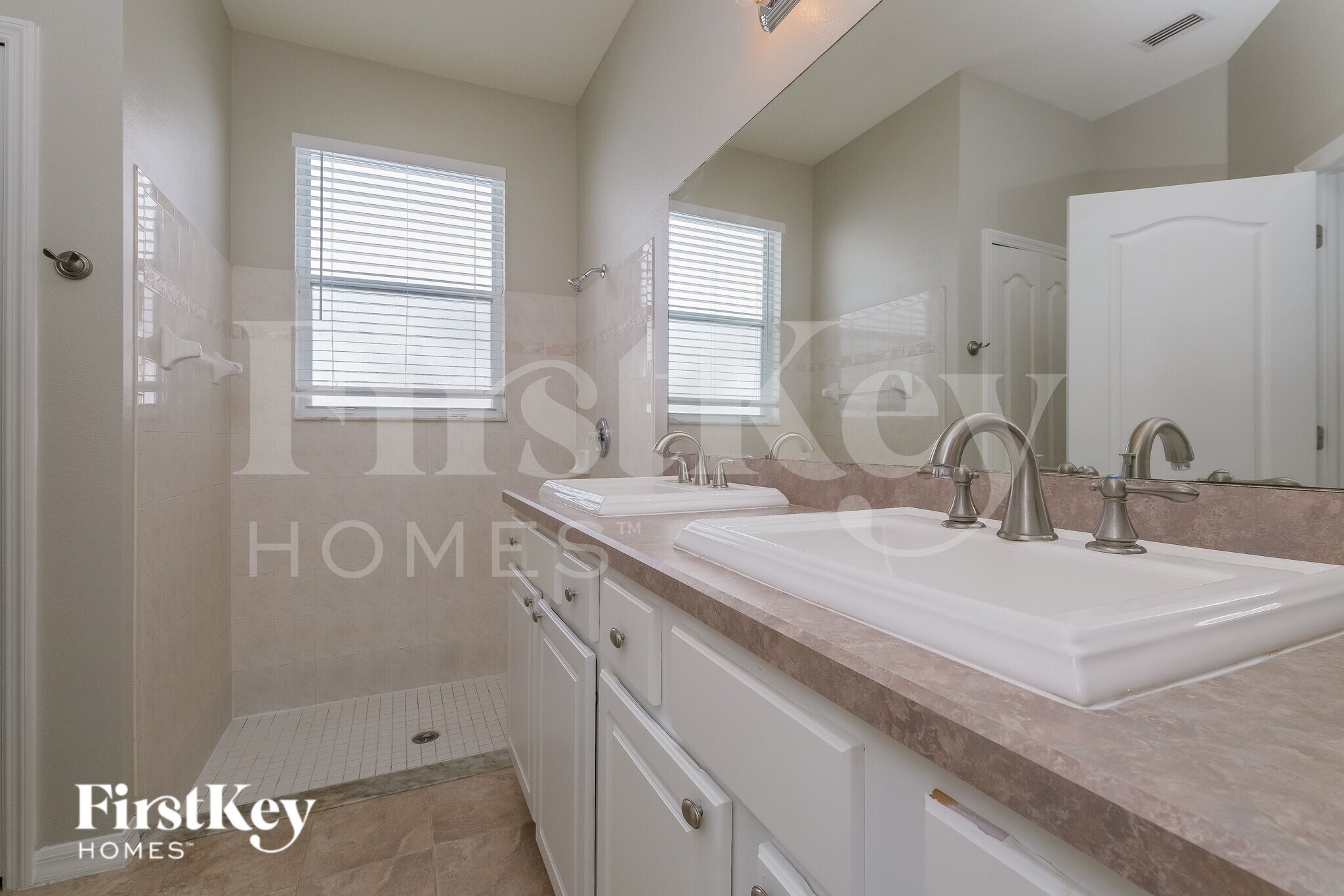 Building Photo - 1320 Brooke View Dr