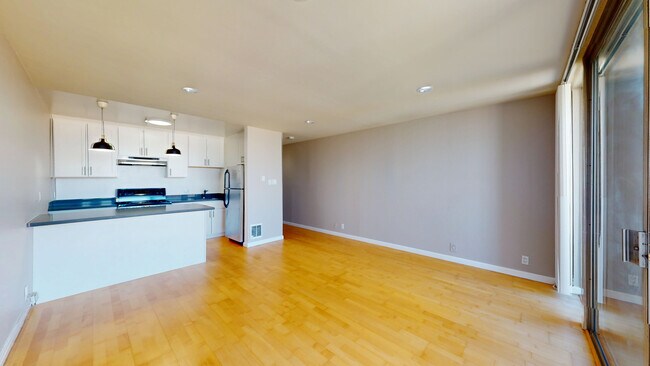 Building Photo - 657 Kansas St