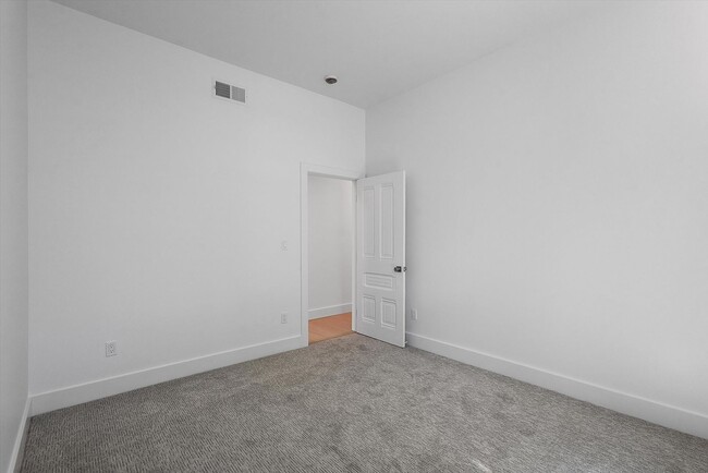Building Photo - 1533 Lafayette St