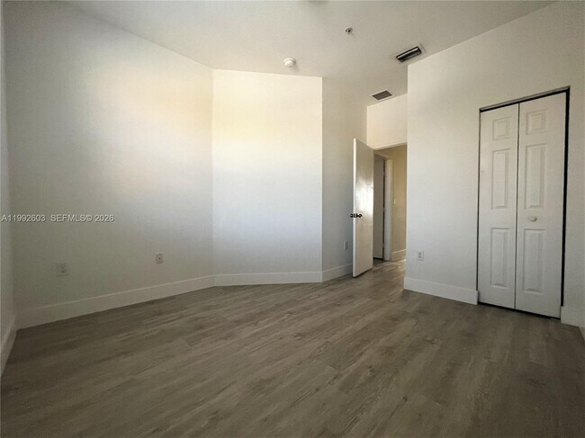 Building Photo - 1088 SW 144th Ave