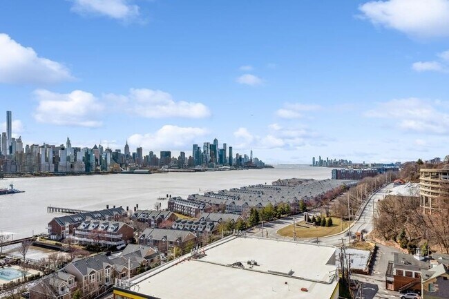 Primary Photo - 7004 JFK Blvd E