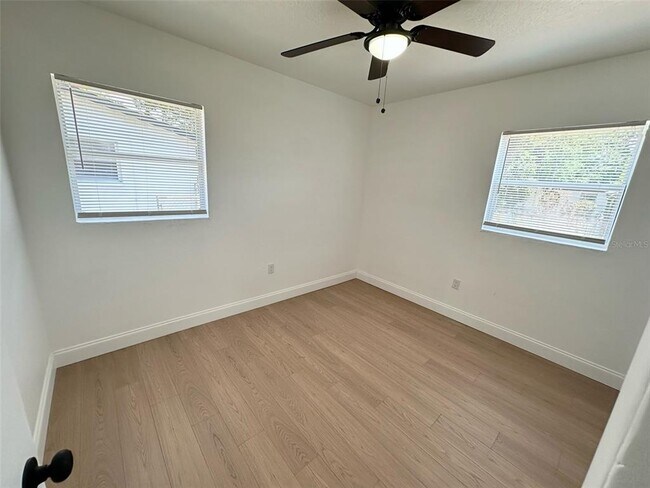 Building Photo - 525 Clearfield Rd
