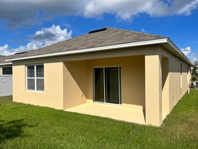 Building Photo - 136 Fall Glo Rd