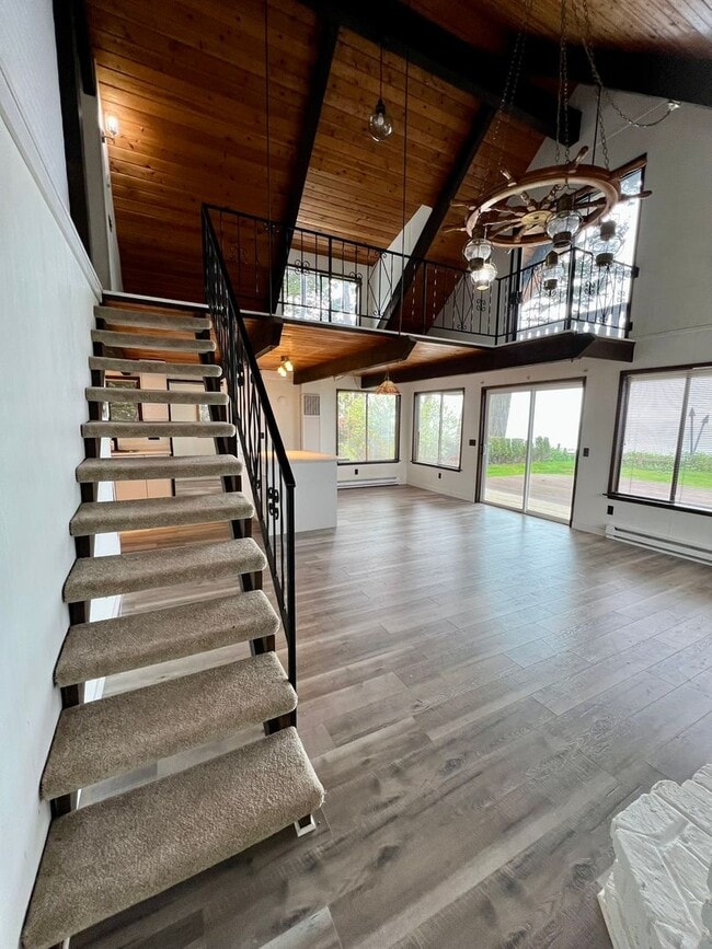 Building Photo - Charming 2 Bedroom House overlooking Birch...