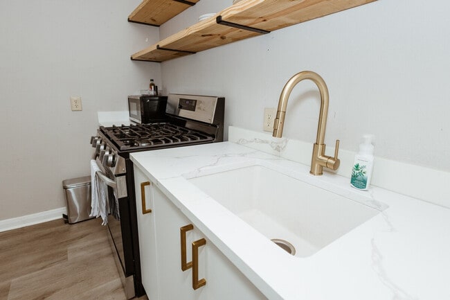 Building Photo - 3625 Maple Ave