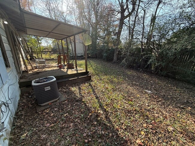 Building Photo - Cozy 1 bed/1 bath duplex!