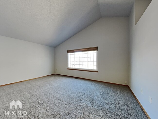 Building Photo - 2304 S Gray Dr