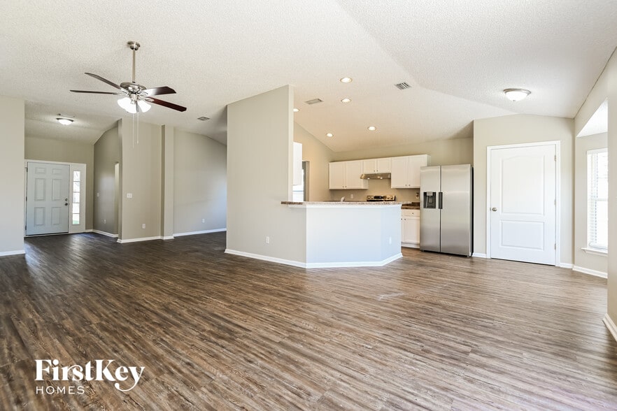 Building Photo - 6983 Lafayette Park Dr