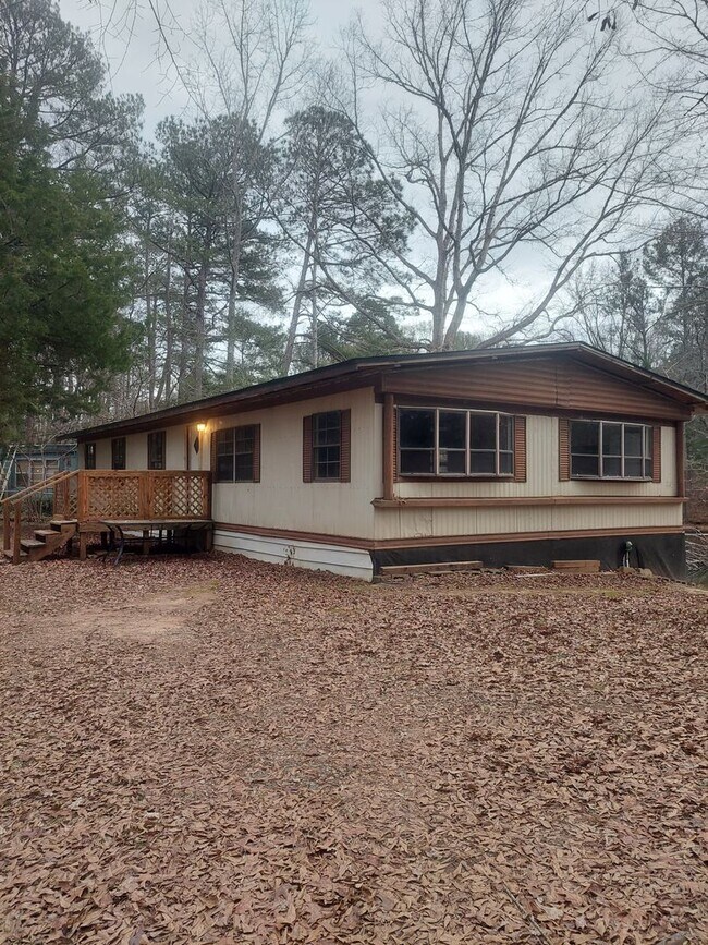 Building Photo - Waverly Hall (Harris County) Lake View