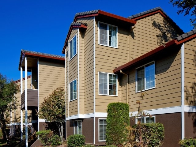 Building Photo - Hathaway Court Apartments