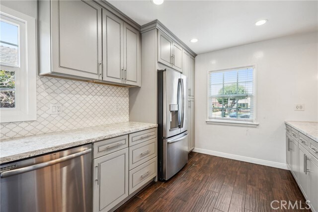 Building Photo - 3816 S Victoria Ave