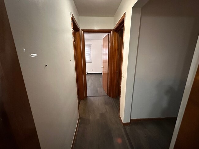 Building Photo - Welcome to this gem located in the heart of Perry township!