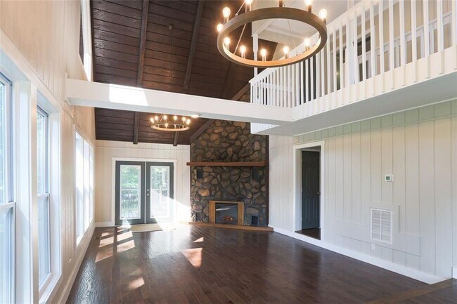 Building Photo - 548 McCurdy Rd