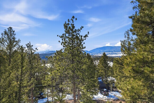 Building Photo - 30855 Walter Dr