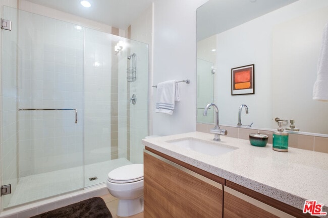 Building Photo - 3111 Vía Dolce