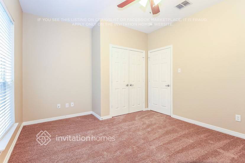 Building Photo - 2218 Summer Brook Dr