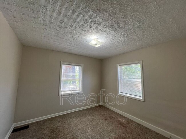 Building Photo - 397 S Chase Ave