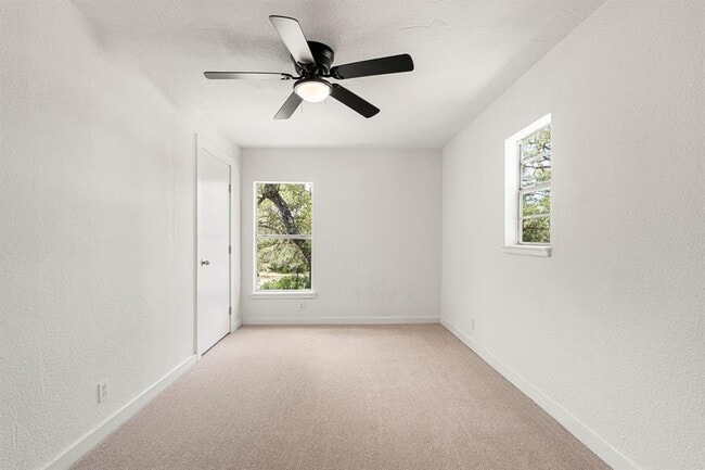 Building Photo - 2591 Spring Valley Dr