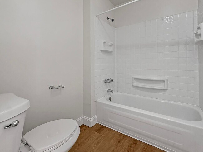 Building Photo - Evansville, Indiana*** 2 Bed 1 Bath $1079.00/mo***No Deposit $0