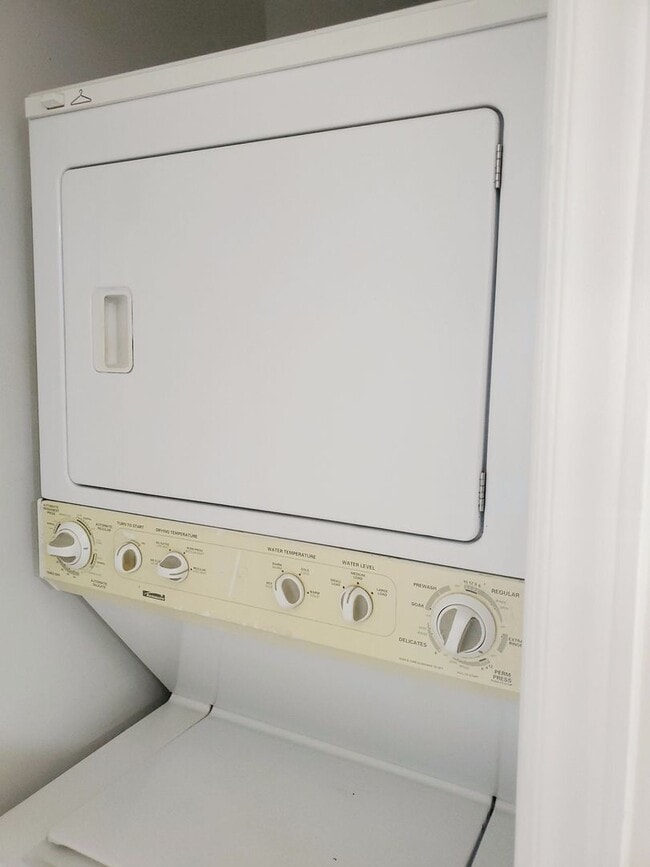Building Photo - Updated condo across from UNCC!! Dont Miss...
