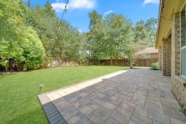 Building Photo - Welcome home to this beautiful home in the...