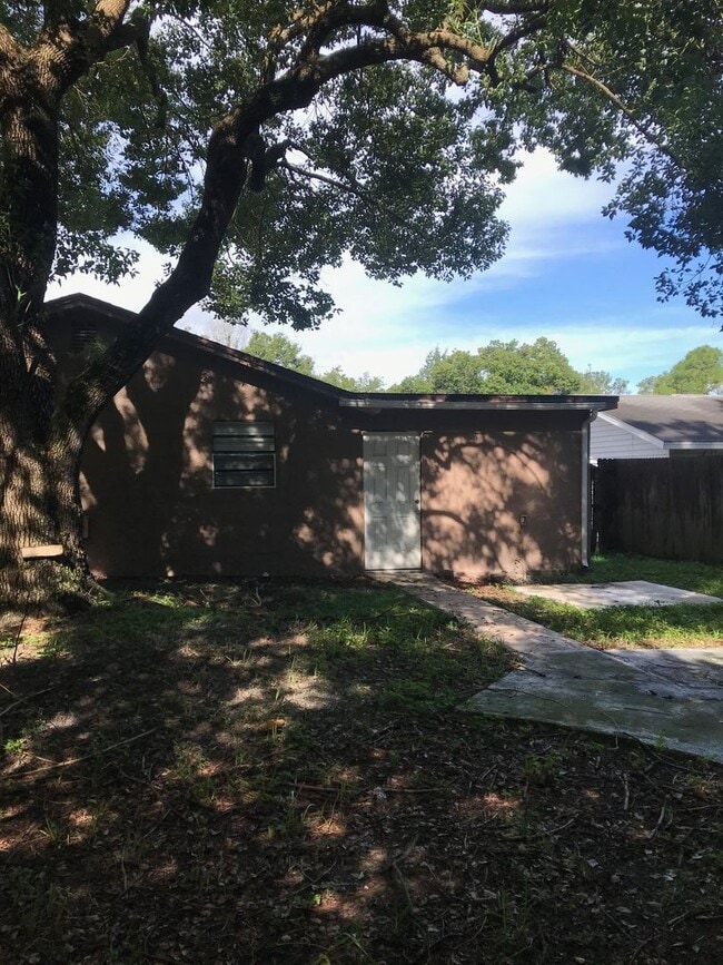 Building Photo - $1495 PER MONTH FOR THIS 3 BEDROOM 1 BATH HOME - NEW PORT RICHEY FL