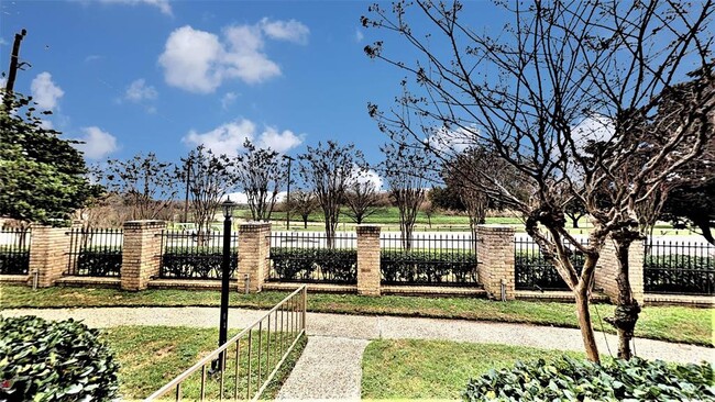 Building Photo - 1860 White Oak Dr