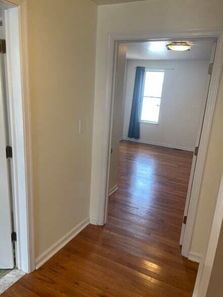 Building Photo - 604 Gerritt St