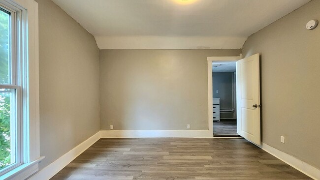 Building Photo - 131 Sturges Ave