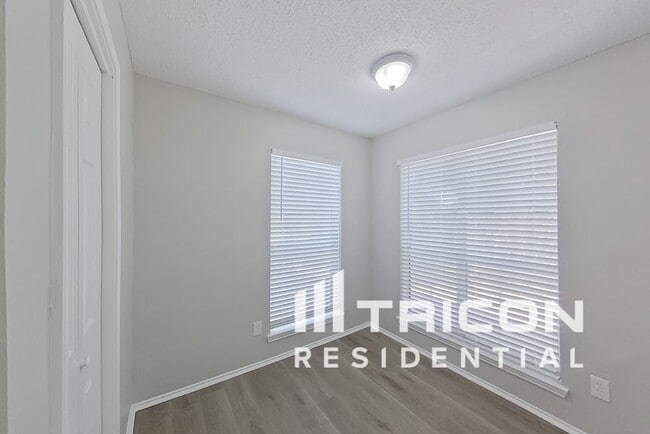 Building Photo - 1717 Wild Willow Trail