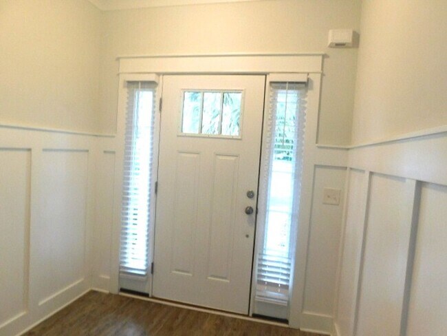 Building Photo - 16 Circlewood Dr