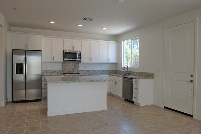 Building Photo - 41515 Stanford Rd