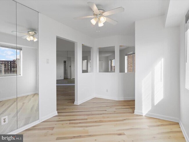 Building Photo - 5340 Holmes Run Pkwy