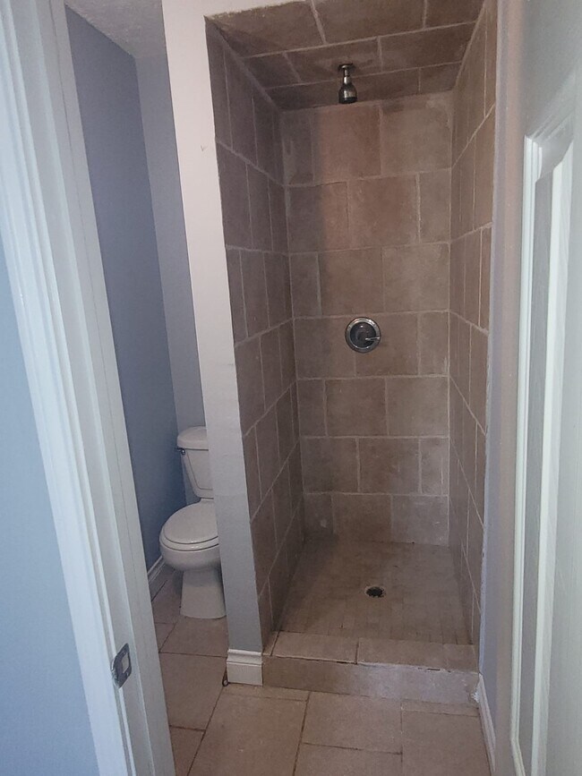 Building Photo - 3026 Sunbeam St