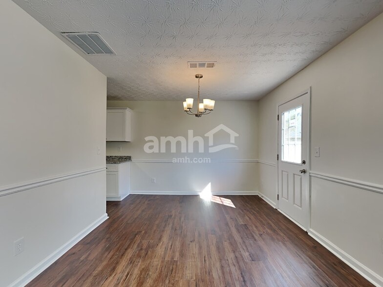 Building Photo - 814 Carlton Pointe Terrace