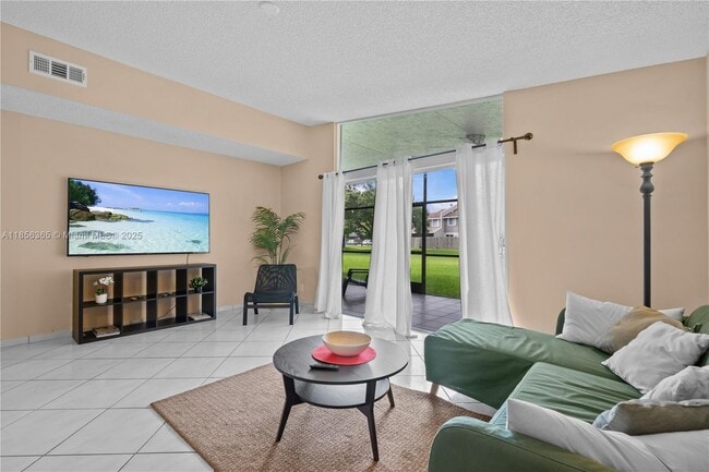 Building Photo - 15712 Woodgate Ct