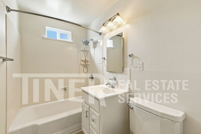Building Photo - 2511 Cathay Wy