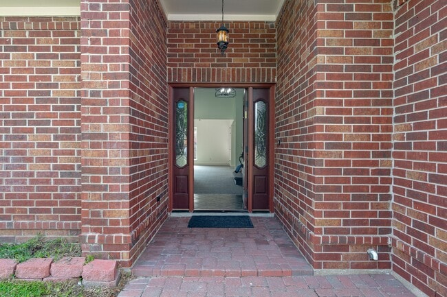 Building Photo - 19102 Lookout Mountain Ln