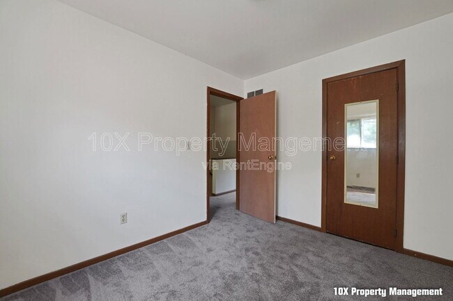 Building Photo - 1577 Briarwood Ave