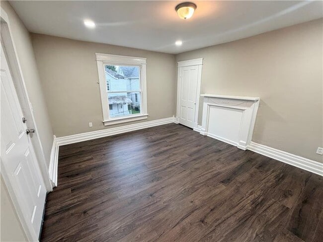 Building Photo - 417 Bartram Ave