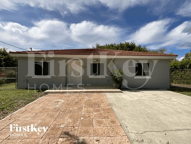 Building Photo - 21728 Ingraham Ave Rd