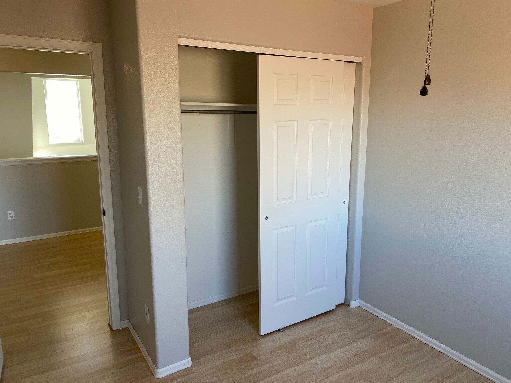 Building Photo - 385 Sunnyside Cir