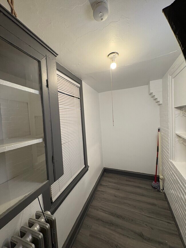 Building Photo - 3656 Jasper St