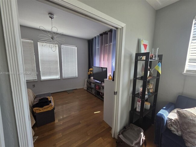 Building Photo - 1027 Pennsylvania Ave